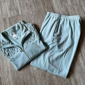 D&D Lifestyle Women's Plus Size Full Zip Jacket & Pull On Pant Set